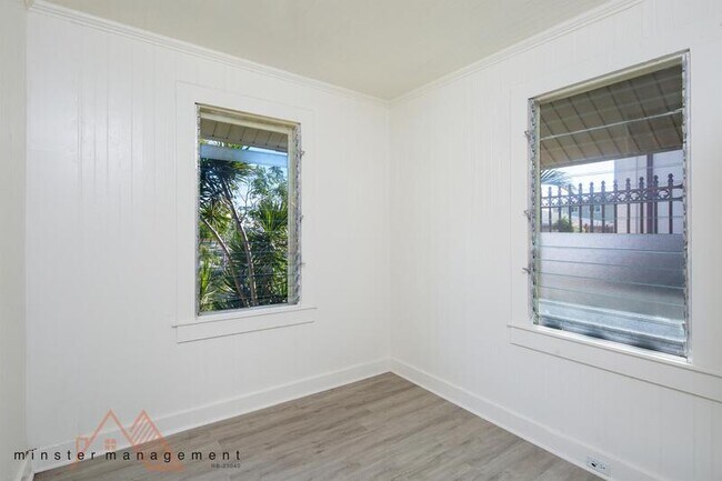 Building Photo - 2680 E Manoa Rd