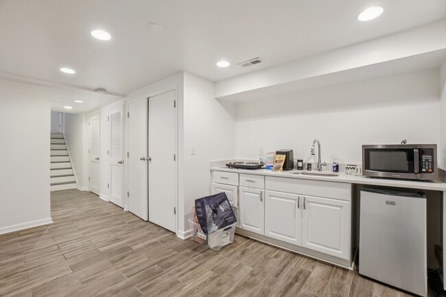 Building Photo - 2704 Rambler Ct