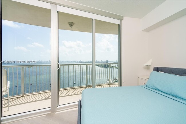 Building Photo - 1750 N Bayshore Dr