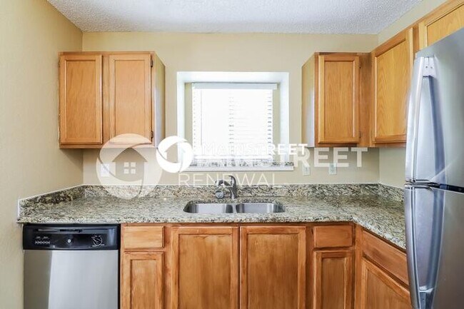 Building Photo - 3 Bedroom Pet-Friendly Home in Cedar Hill,...