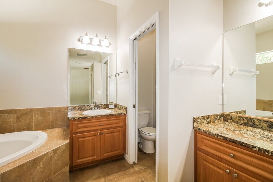 Building Photo - 4323 Sand Ridge Blvd