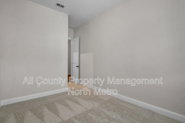 Building Photo - 718 Stickley Oak Way