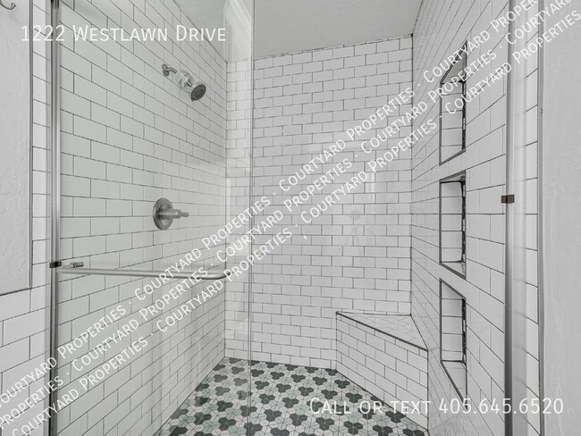 Building Photo - 1222 Westlawn Dr