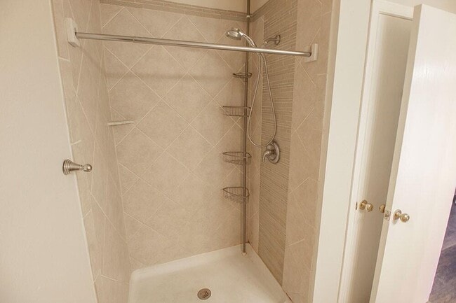 Building Photo - 1603 E Smiley Ln