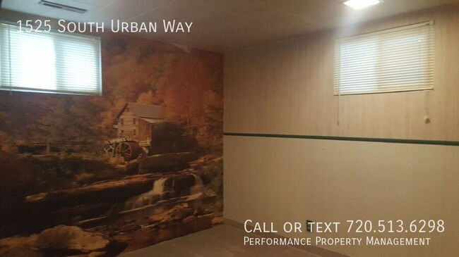 Building Photo - 1525 S Urban Way