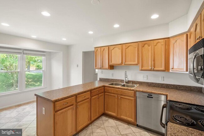 Building Photo - 8902 Huxley Ct