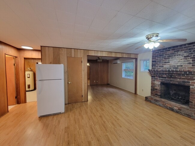 Building Photo - 1061 Caldwell Dr