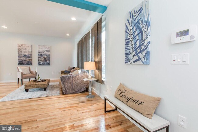 Building Photo - 3039 Baltz St