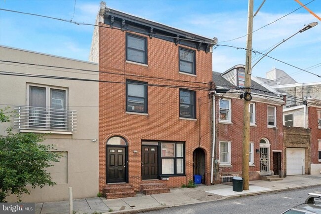 Primary Photo - 909 N American St