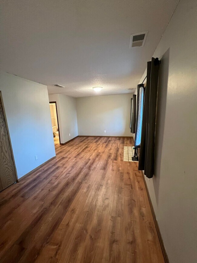 Building Photo - 1409 Farrington St