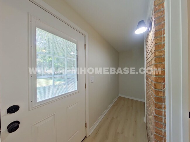 Building Photo - Fully Renovated 5-Bedroom Home with Modern...
