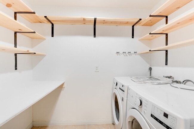 Building Photo - GUARD GATED 2 BEDROOM CONDO! * COMING SOON *