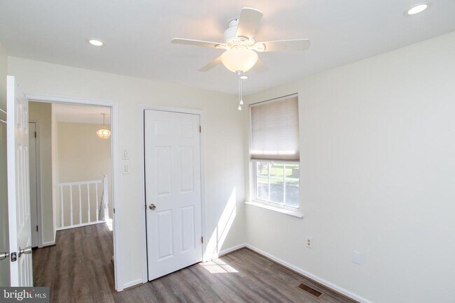 Building Photo - 1739 McNelis Dr