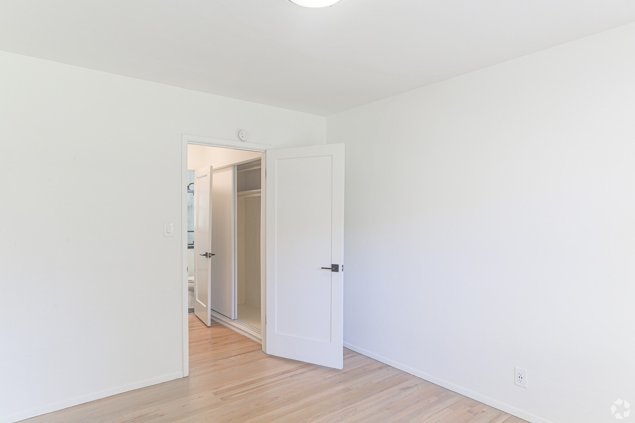 Regina Marie Apartments 1143 Jones St Reno NV 89503 Apartment Finder