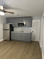 Building Photo - 2321 N 70th Ter