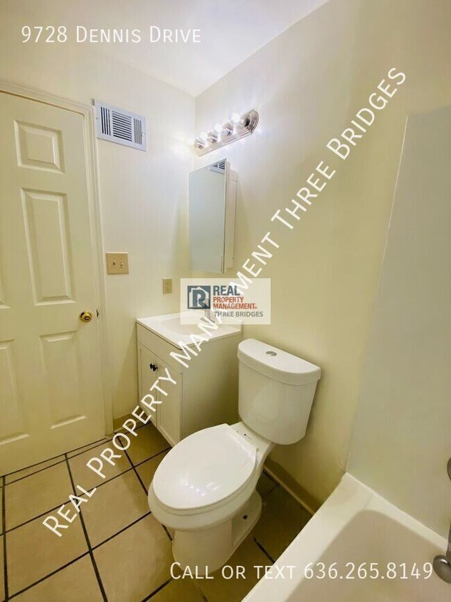 Building Photo - 9728 Dennis Dr