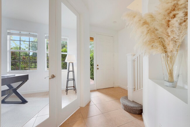 Building Photo - 2568 Gardens Pkwy