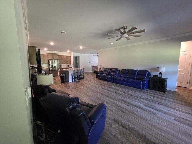 Building Photo - 352 Castlepath Dr SW