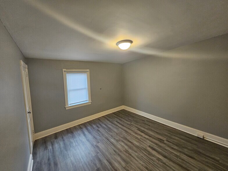 Building Photo - 1650 Mineral Spring Rd