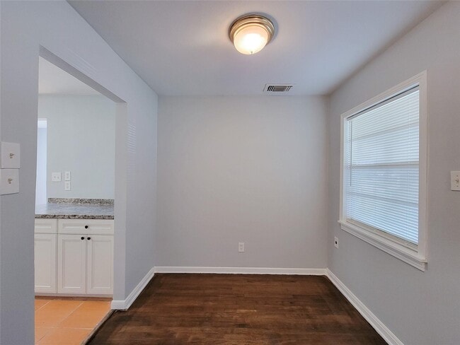 Building Photo - 12422 Mylla St