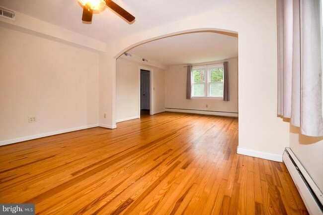 Building Photo - 12335 Rousby Hall Rd