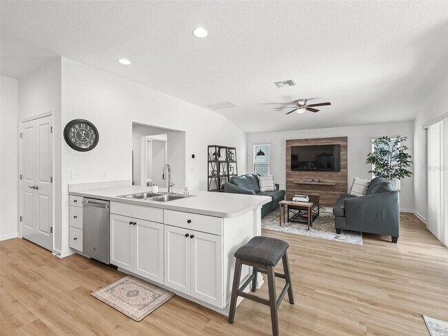Building Photo - 928 Veronica Ct