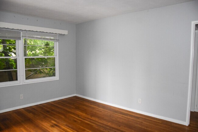 Building Photo - Steps to Chapman College