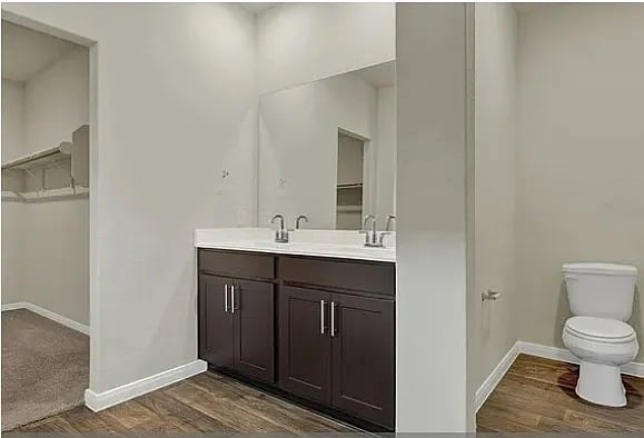 Building Photo - Room in House on Bethpage Dr
