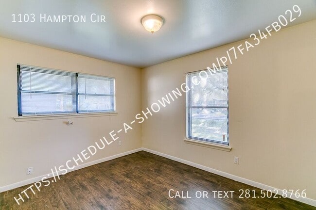 Building Photo - 1103 Hampton Cir