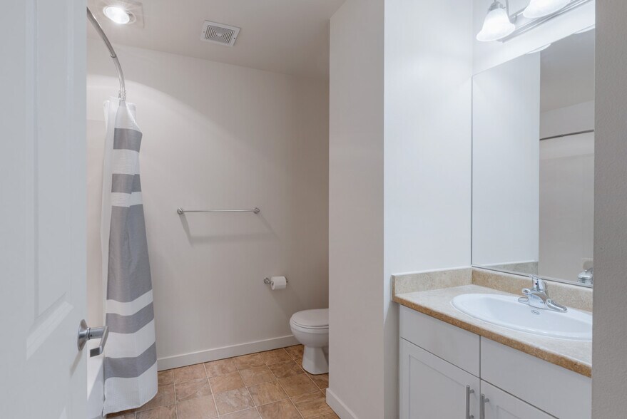 Building Photo - 938 110th Ave NE