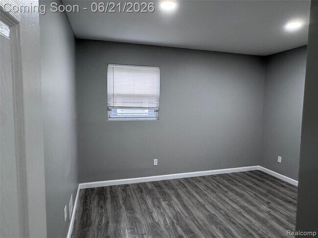 Building Photo - 1412 E Goulson Ave