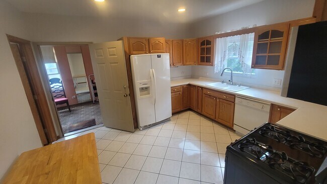 Building Photo - 2977 N Lawndale Ave