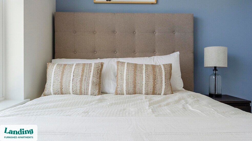 Building Photo - 650 N Main St