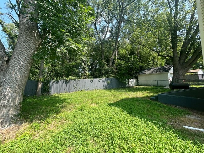 Building Photo - 1625 Sewall Ave