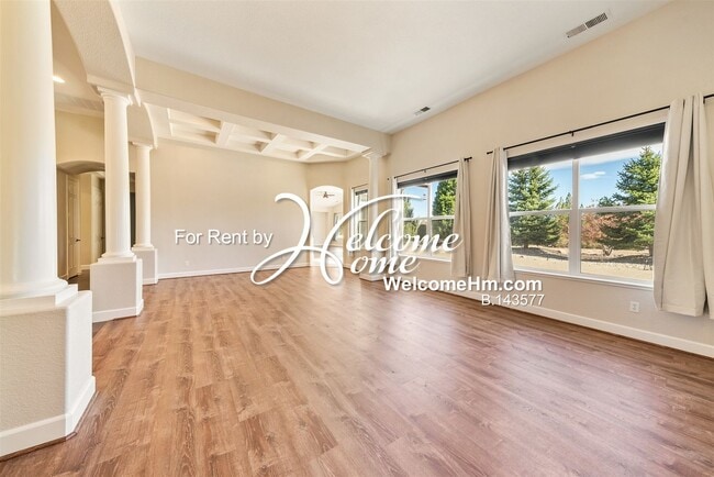 Building Photo - 15020 Redmond Lp