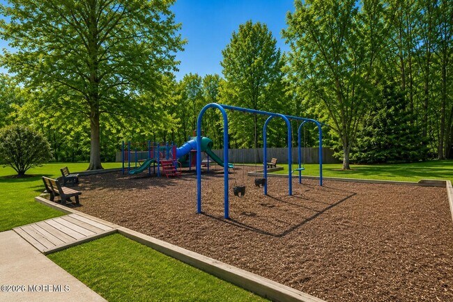 Building Photo - 201 Pear Dr