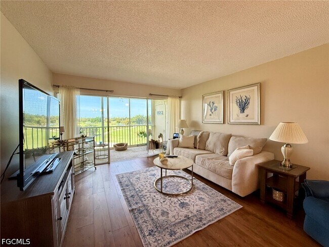 Building Photo - 1580 Pine Valley Dr