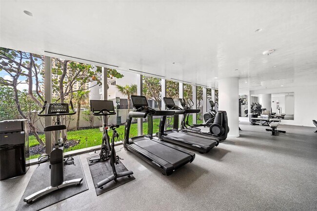 Building Photo - 2000 S Ocean Dr