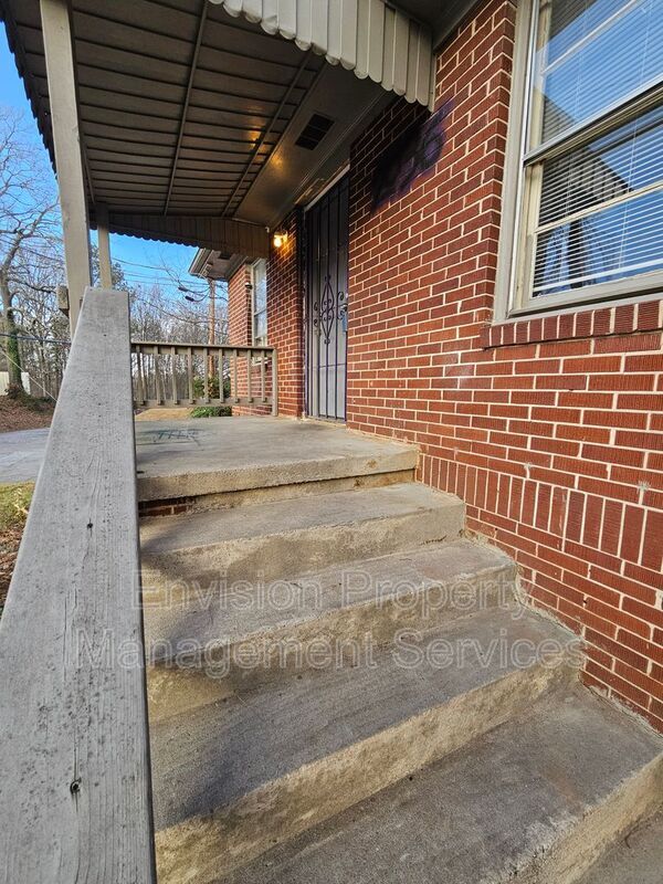 Building Photo - 2036 McPherson Drive