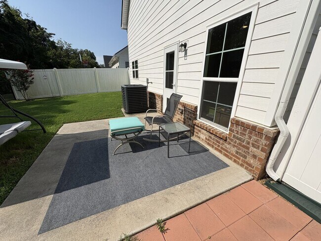 Building Photo - 2107 Barringer Ln