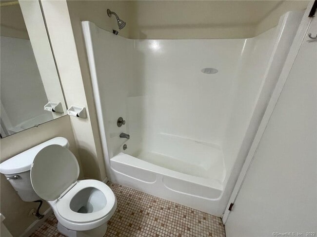 Building Photo - 565 Talcottville Rd