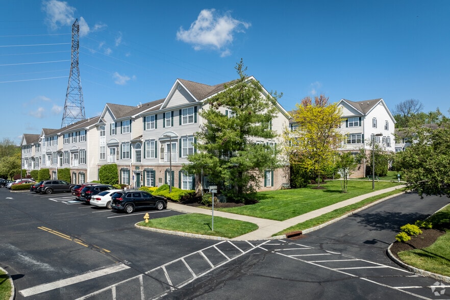 Building Photo - Warren Heights