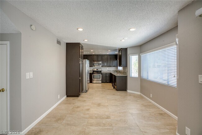 Building Photo - 2358 Belvedere Dr