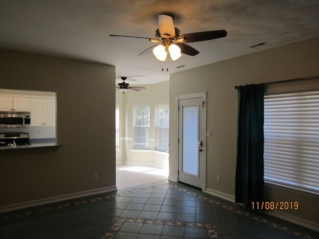 Building Photo - Weeping Cedar Trail