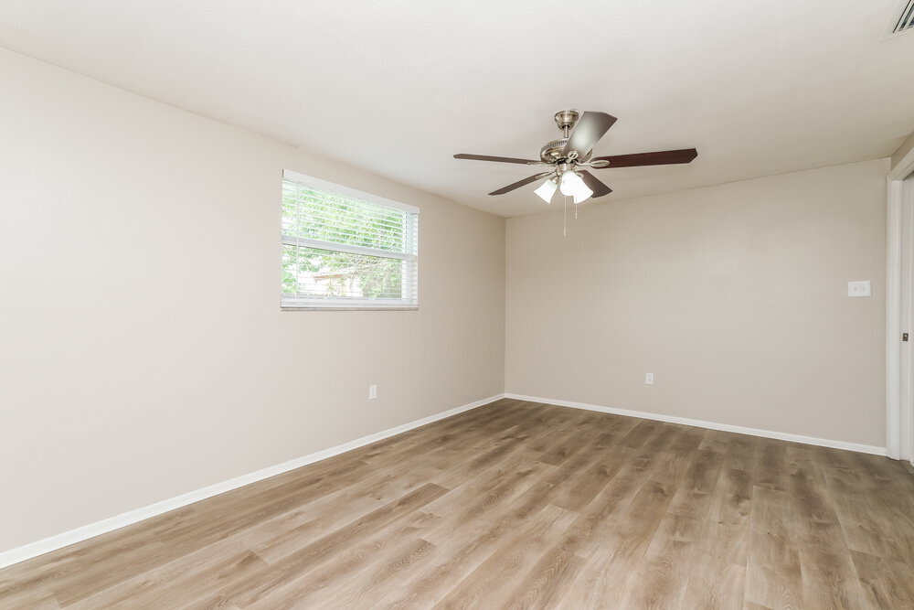 Building Photo - 10933 Felsdale Ave