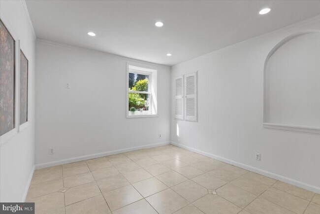 Building Photo - 202 Buckingham Ln