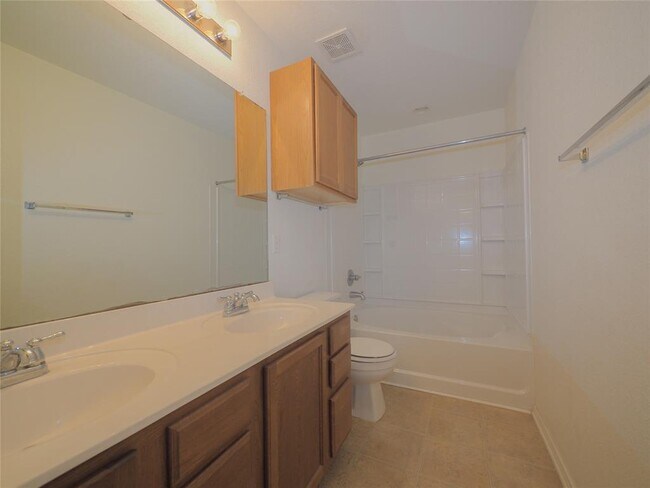 Building Photo - 2104 Perkins Pl