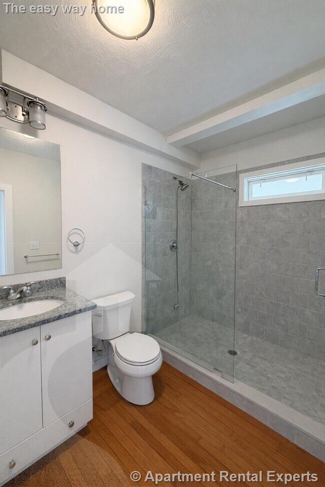 Building Photo - 441 Broadway