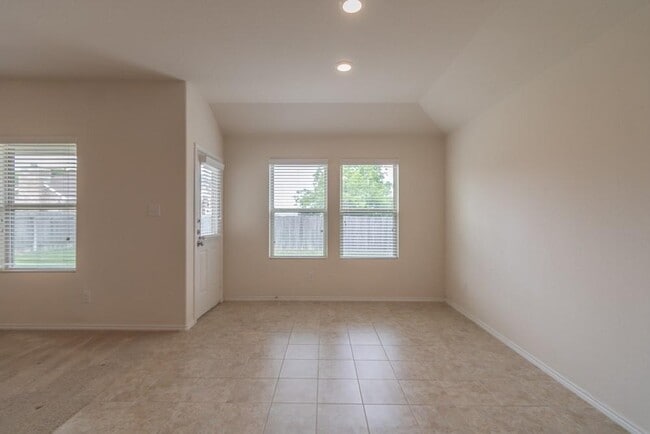 Building Photo - 809 Tabernash
