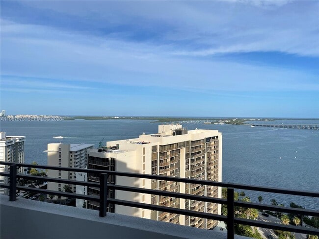 Building Photo - 151 SE 15th Rd